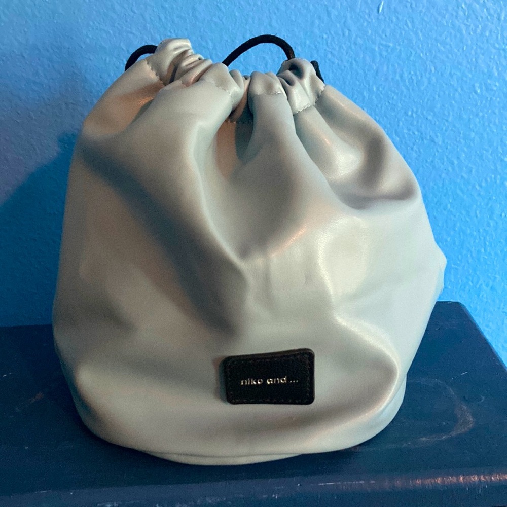 Super cute purse that you should have :)